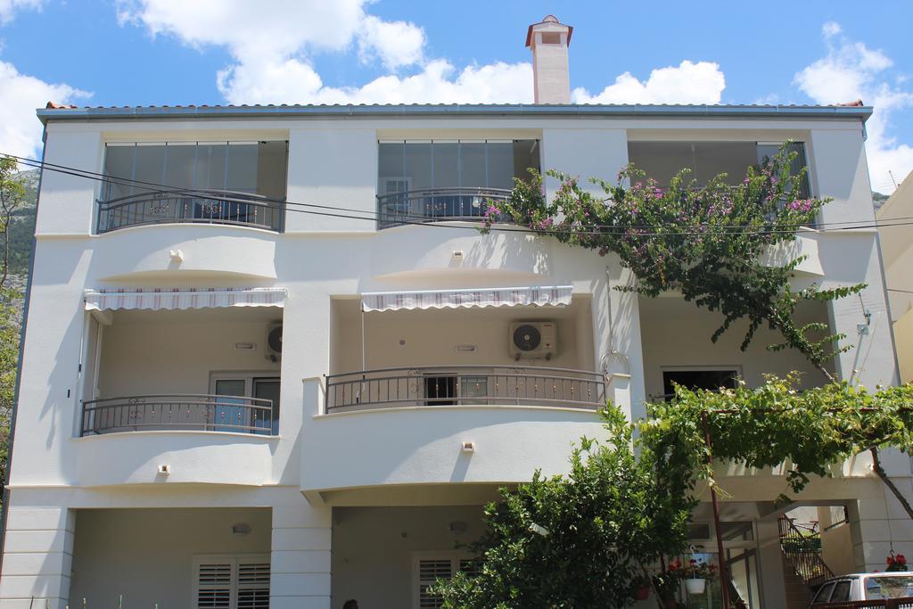 Apartments Adriona With Parking ماكارسكا المظهر الخارجي الصورة