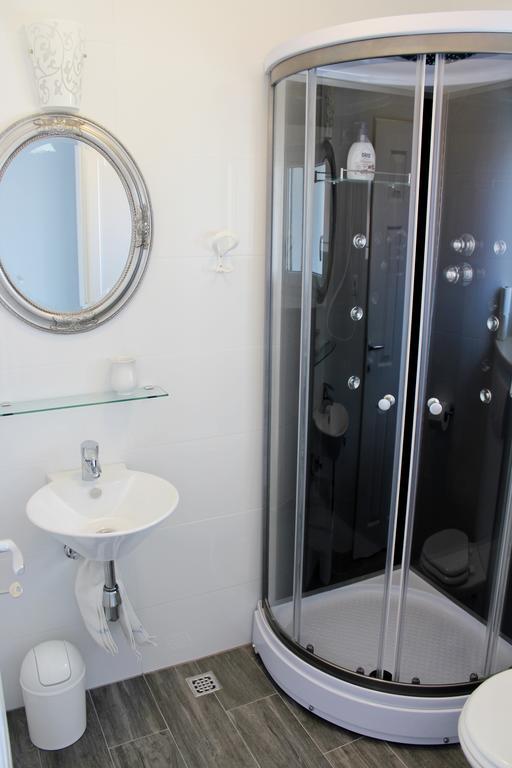 Apartments Adriona With Parking ماكارسكا المظهر الخارجي الصورة