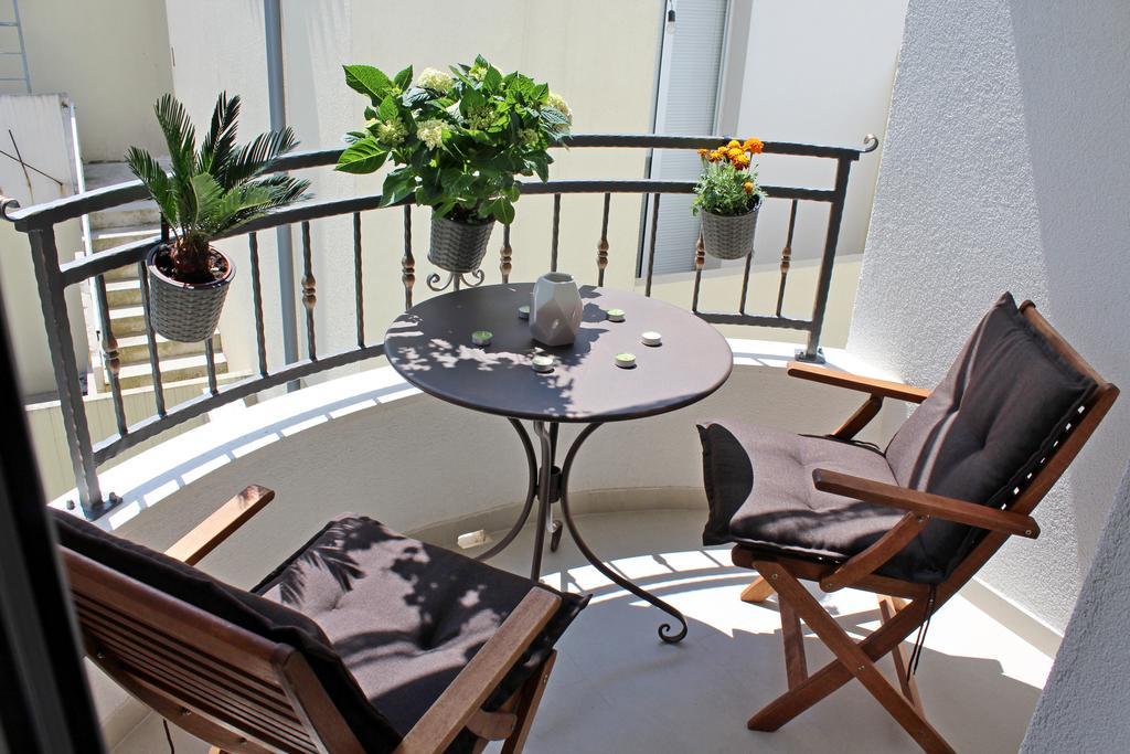 Apartments Adriona With Parking ماكارسكا المظهر الخارجي الصورة