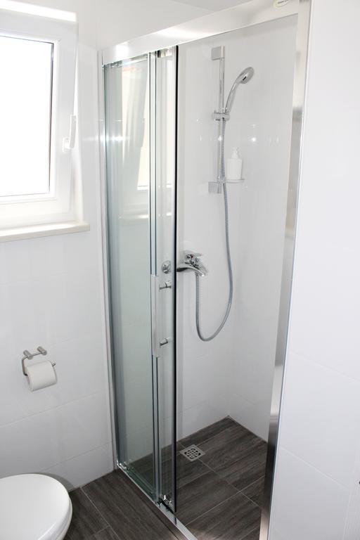 Apartments Adriona With Parking ماكارسكا المظهر الخارجي الصورة